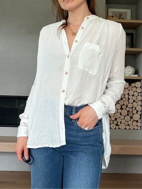 Free People White crepey Button-Down Shirt oversized small